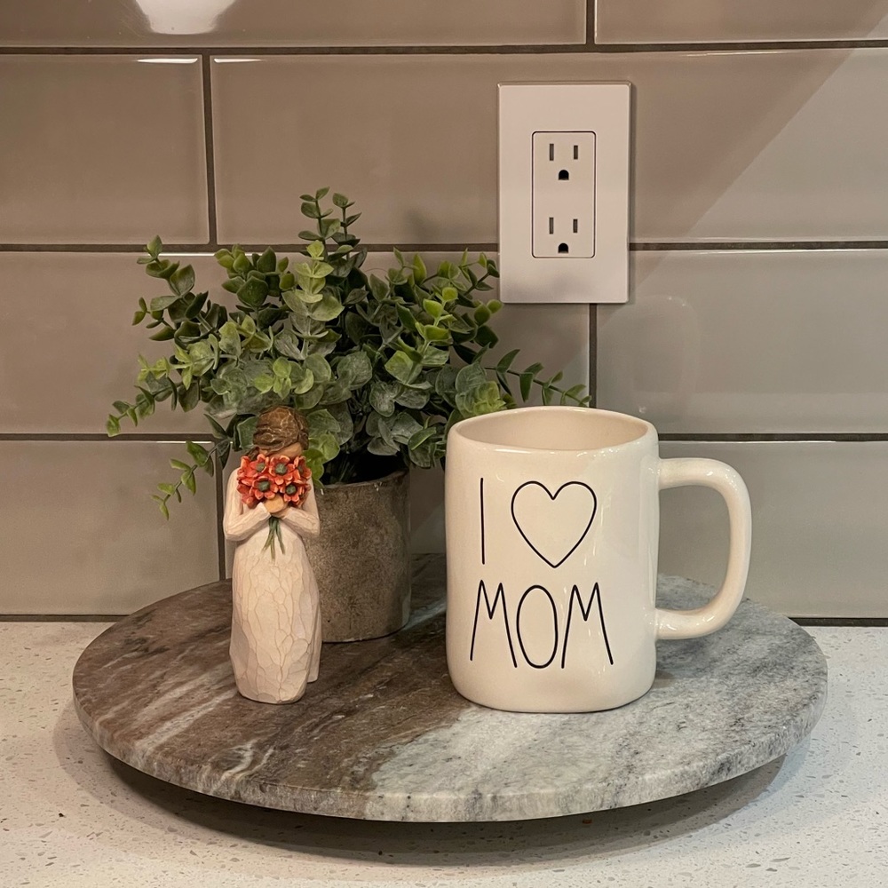 NWT - RAE DUNN “I ❤️ MOM” Mug